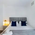 Gorst House 2 Bed House, Sleeps 4 Close To Stadium